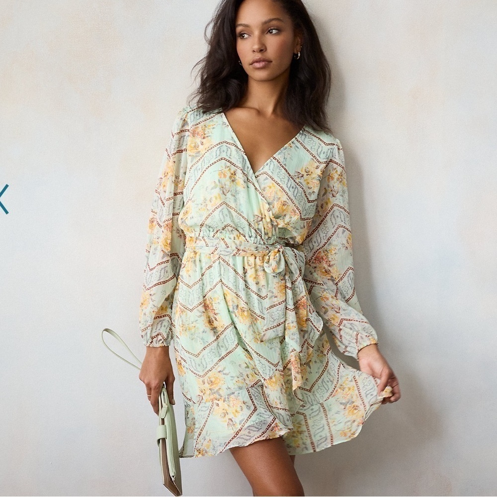 Women's Teen  faux-wrap dress from LC Lauren Conrad NWT Deliver by easter